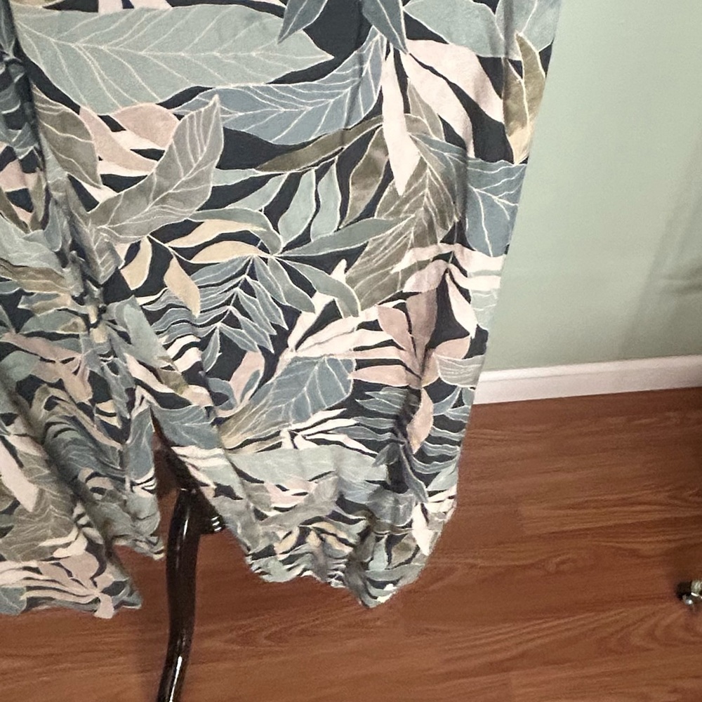 Z Supply Leaf Pattern Wide Leg Pants NWT - Picture 6 of 8